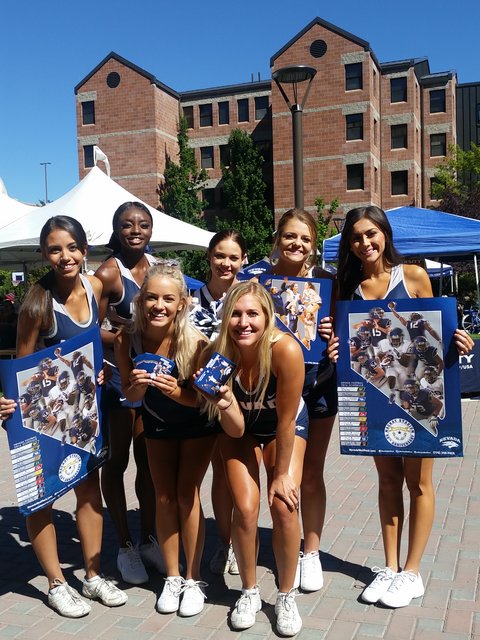 Cheerleaders excited about Move-in Day