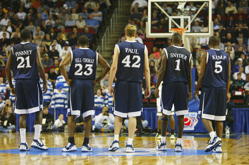 2004 Wolf Pack basketball starters on the court