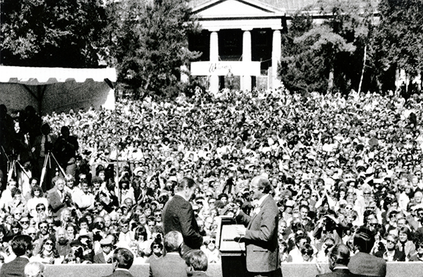 A crowd in the Quad to see President Reagan speak