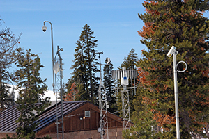 Mid-mountain weather monitoring station