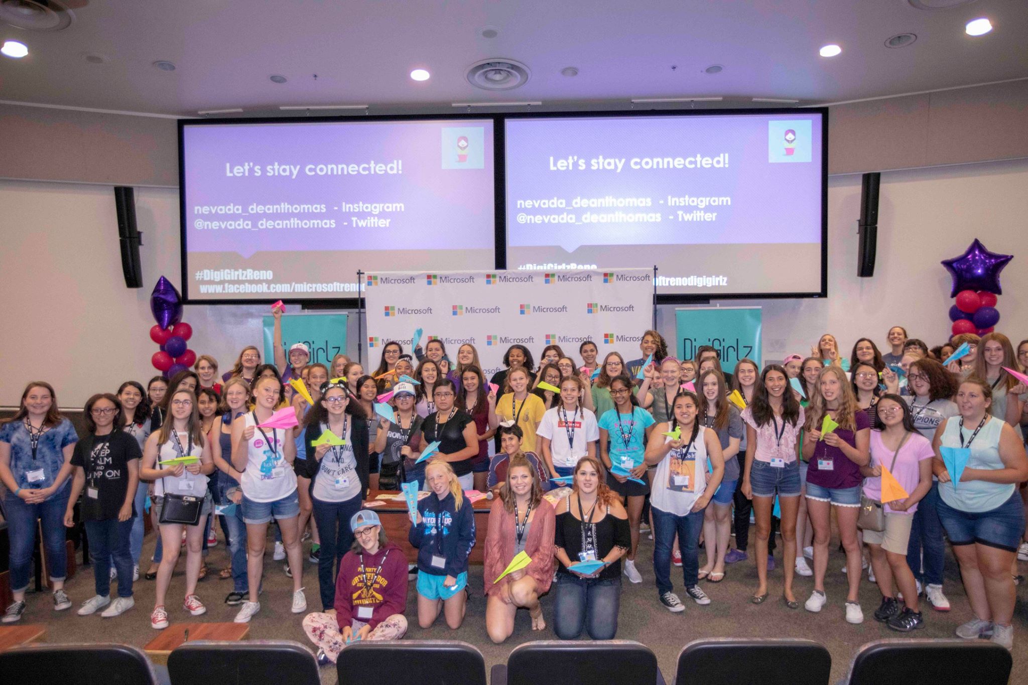 DigiGirlz participants posing with Kim Thomas