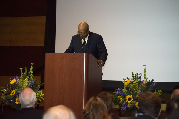 Leonard Pitts Jr. speaks at the podium.