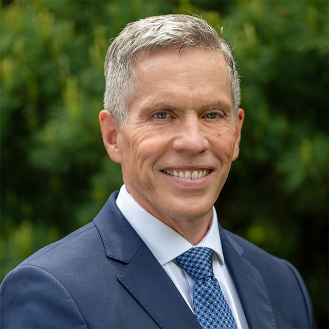 Head shot of College of Engineering Dean Tom Weller