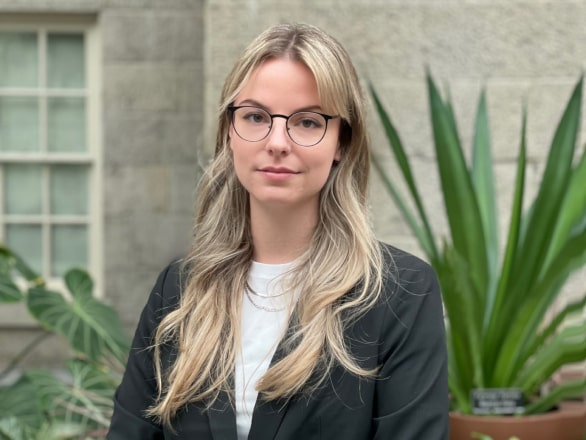 zoe weldon-yochim headshot