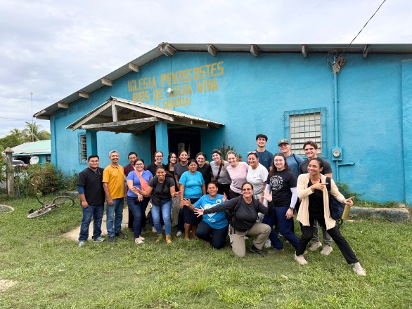 A group of Orvis nurses and partners in Belize pose for a group photo.