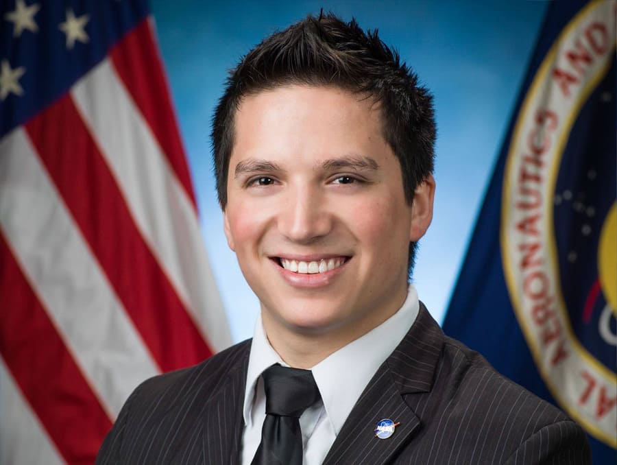 Headshot of Manuel Retana