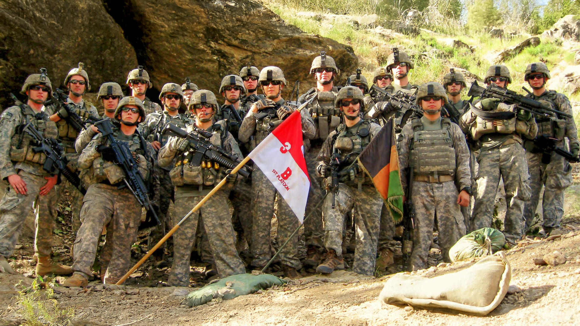 Clint Romesha receiving Medal of Honor from President Obama in 2010           