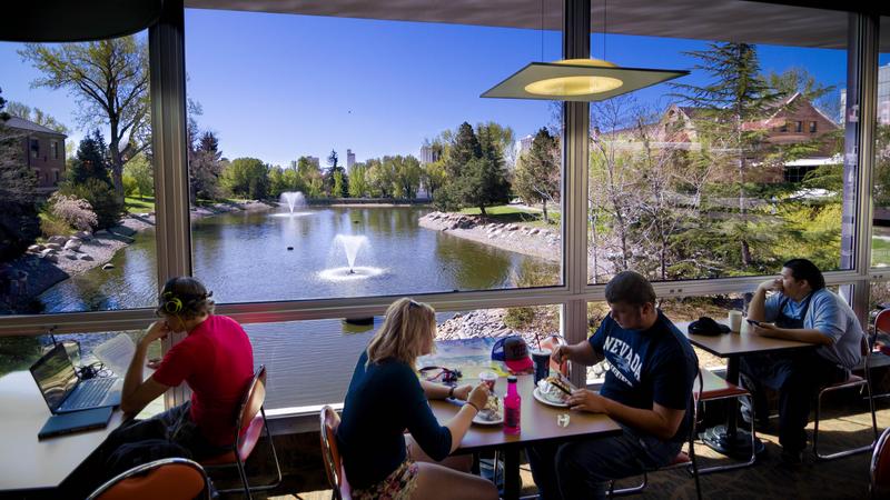 Students eating in the Overlook.