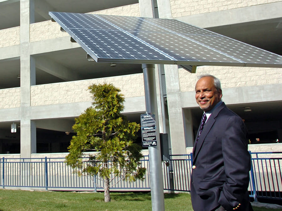 Mano Misra at Planetarium