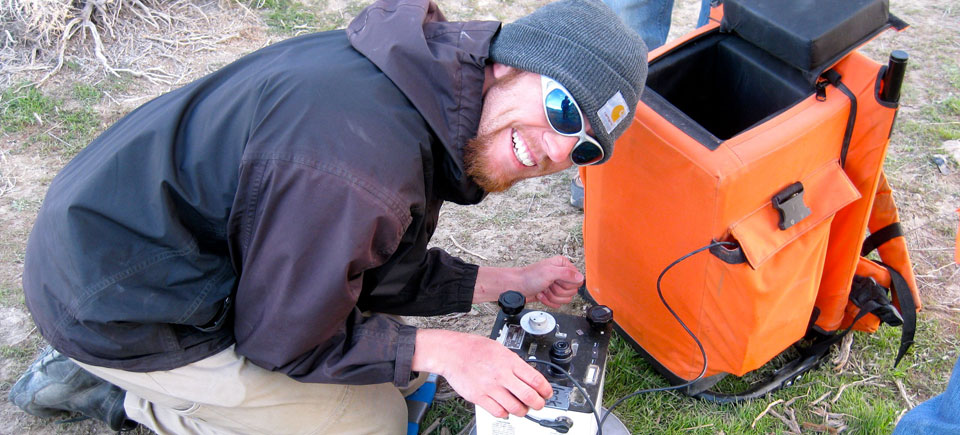 Paul Schwering takes a gravity measurement at Astor Pass (Pyramid Lake)