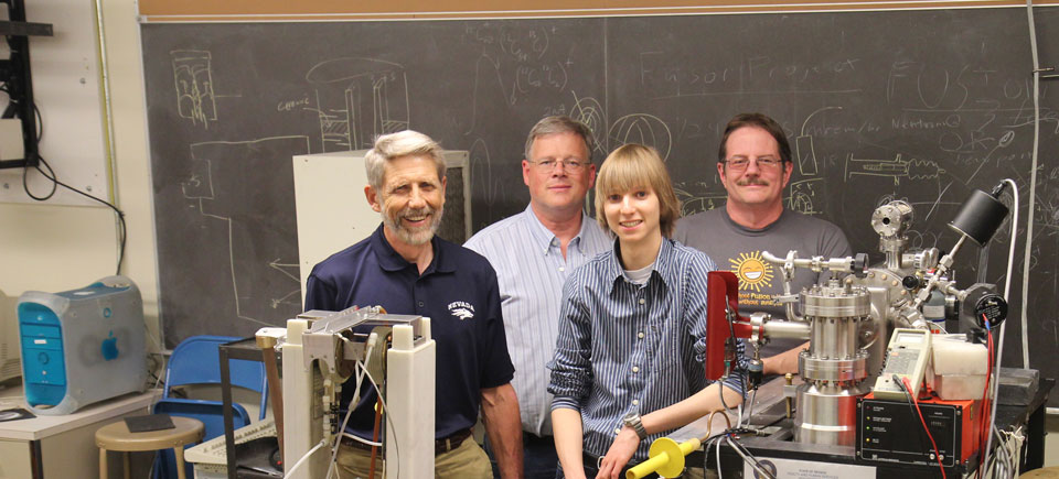 Davidson Academy student Taylor Wilson and physics faculty and staff