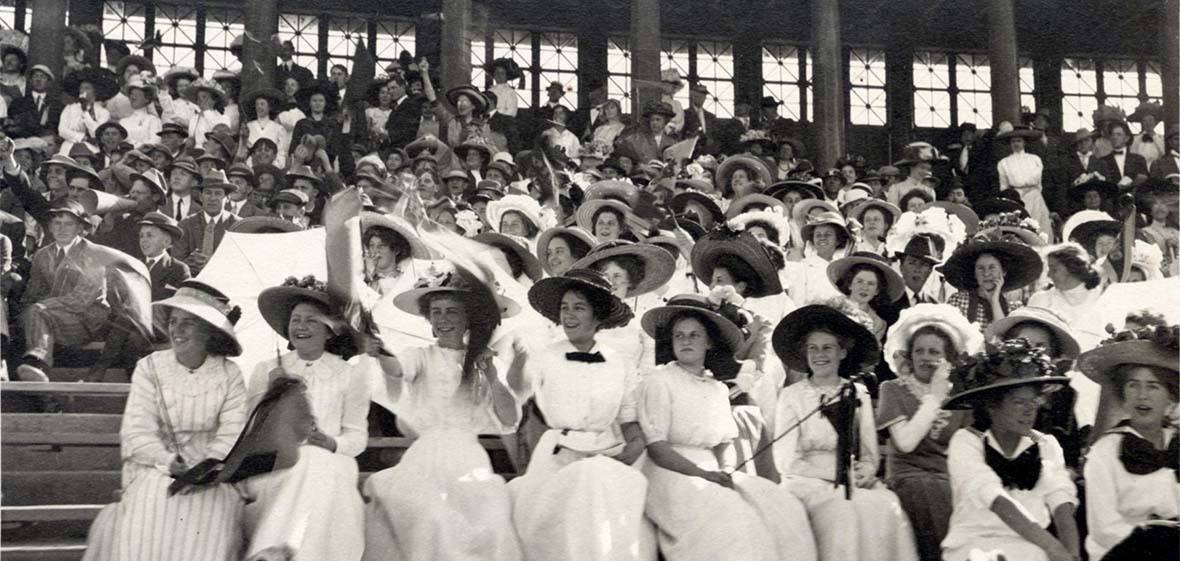 Genteel audience 1911