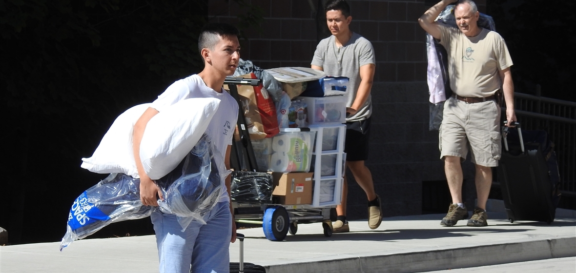 Students moving into the dorms