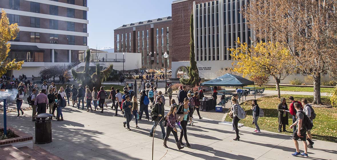 Students walking in Hilliard Plaza at the University of Nevada, Reno