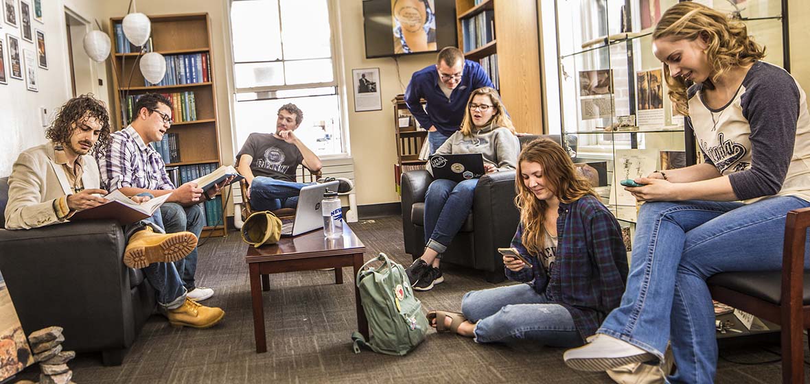 Students study with each other.