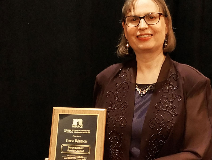 Teresa Byington with her award