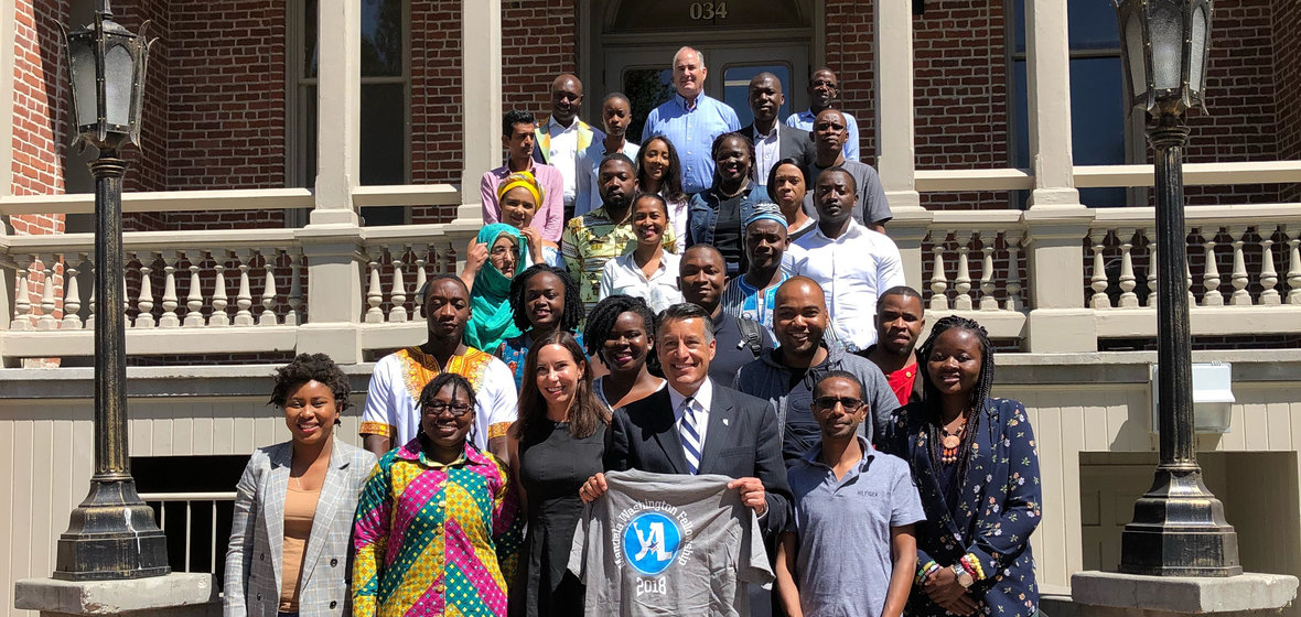 Former Nevada Governor Brian Sandoval poses with the 2018 Mandela Washington Fellows. 