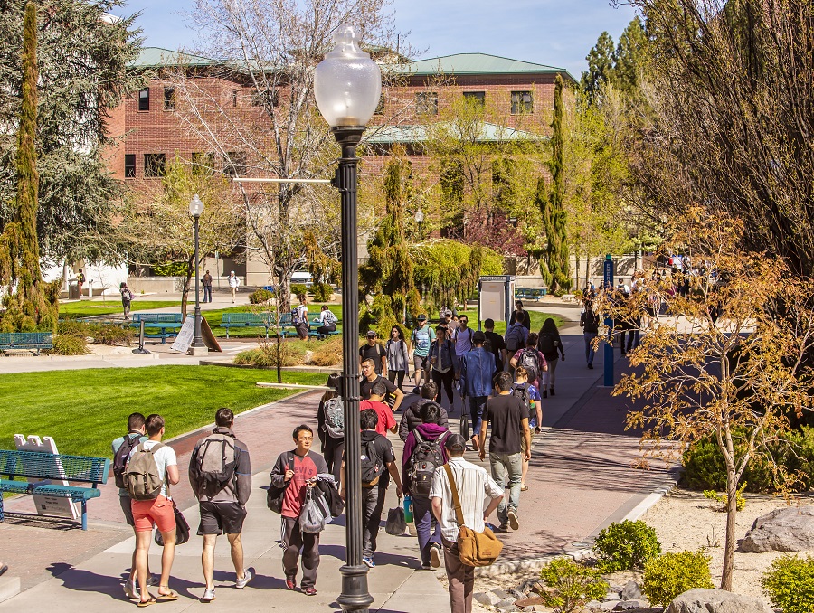 Students walking through Hilliard Plaza