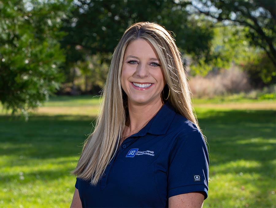 Headshot of Shannon Horrillo in a park 