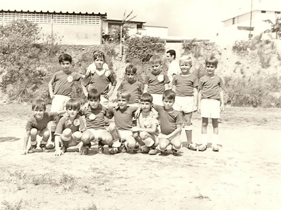 The kids' Deportivo Vasco in a picture from the Caracas Euzko Etxea.