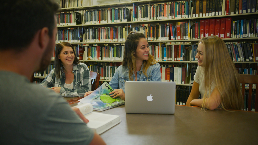 Students in the UNR library