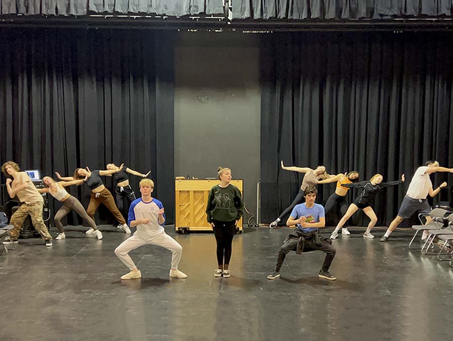 The cast of Cabaret rehearsing Mein Herr.