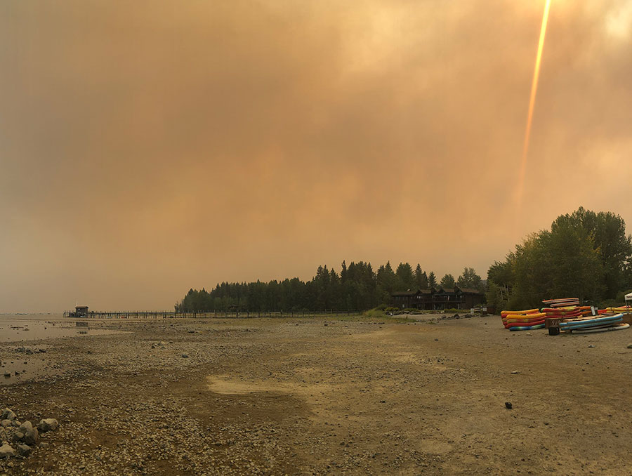 A view of Commons Beach through hazy smoke. 