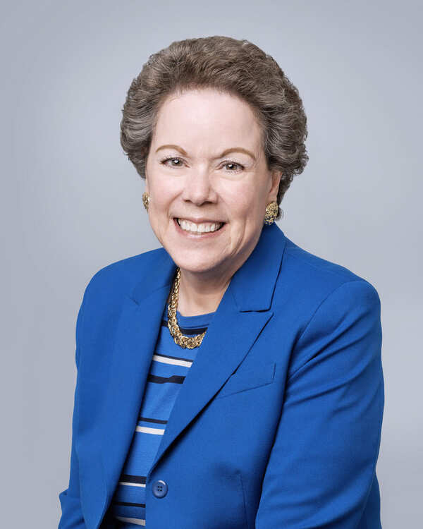 Margaret Cavin headshot.