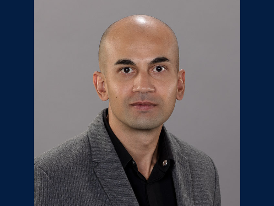 A man posing for a headshot.