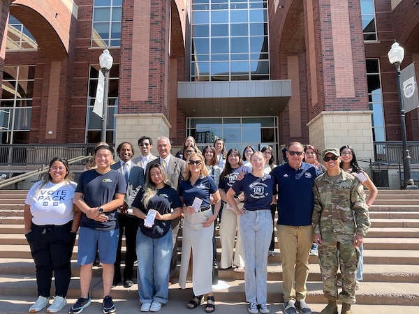 Students gathered on the steps of the Knowledge Center outside along with Trachock and Bubnova celebrating Constitution Day.