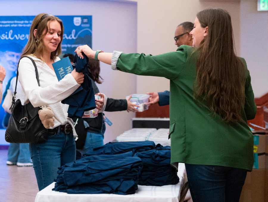 Students received a polo and gift.