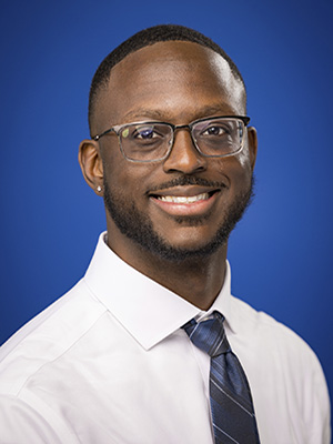 Headshot of medical student D'Mar Moore.