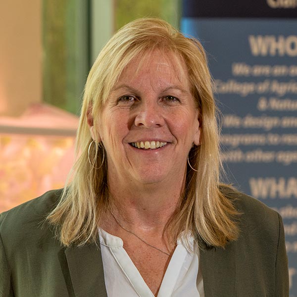 Headshot of Anne Lindsay.