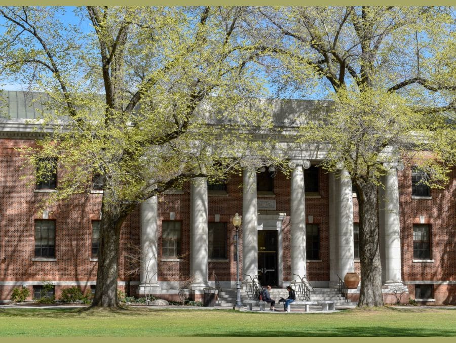 Overview of quad with the Mackay Science building in background.
