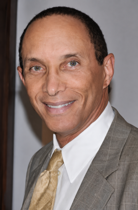 A headshot of Dr. Stephen Gordon.