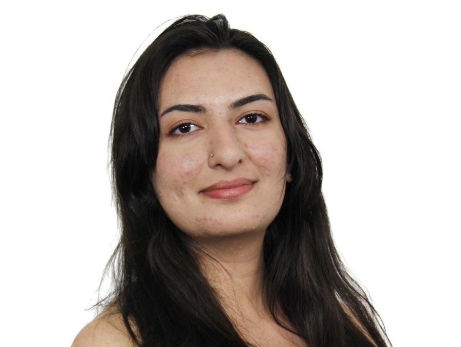 Izabella Hedjazi profile.