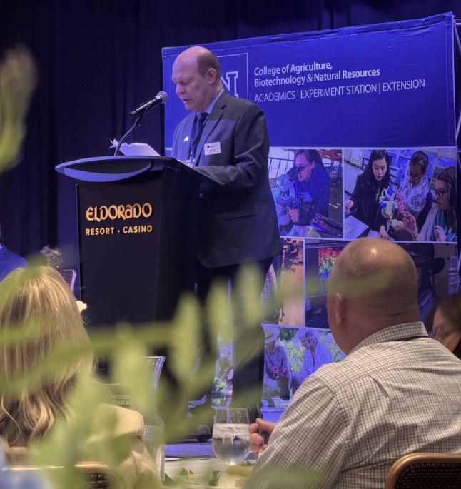 Dean Payne addressing attendees.