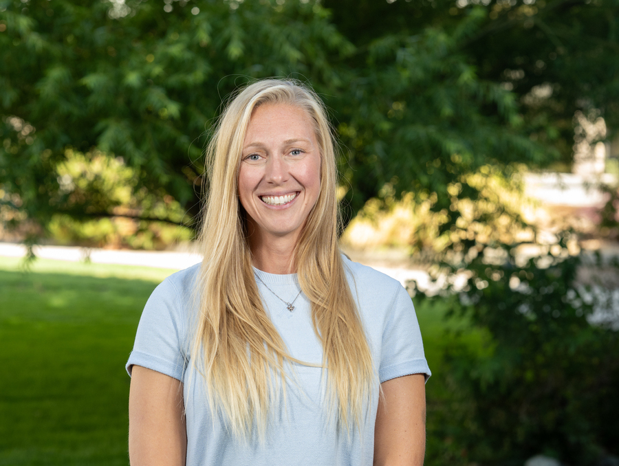 Professor Lyndsay Munro profile photo