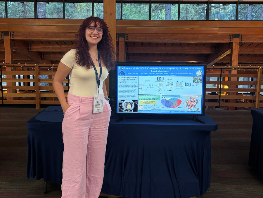 Selvi with her research poster.