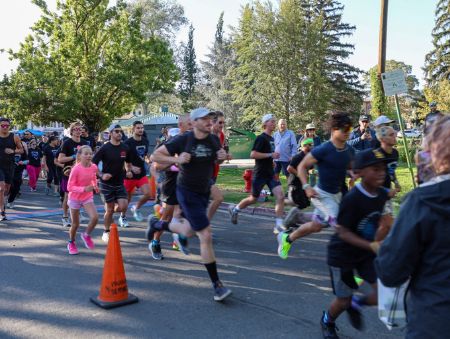 NRAP 5RK runners at the starting line.